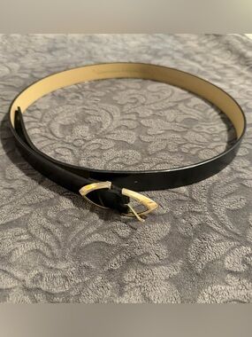 Anthropologie Black Faux Leather Belt w/ Gold Tone Buckle. Sz Medium